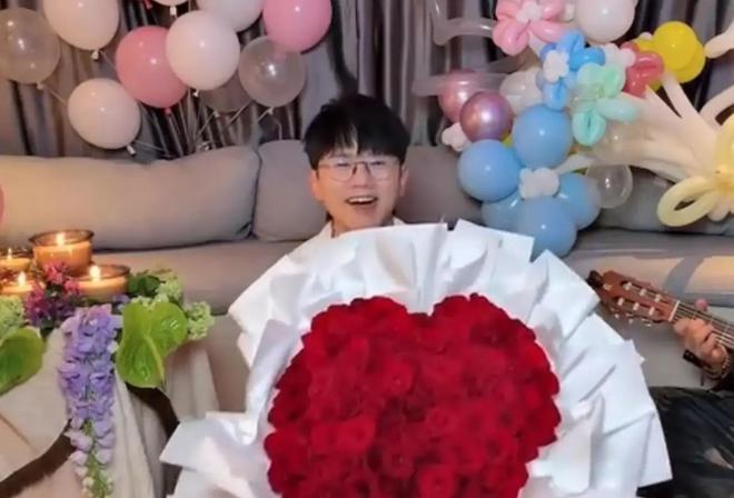 张杰卡点庆生暴露婚姻真相：谢娜嫁的根本不是明星
